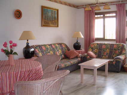 Lounge/dining area